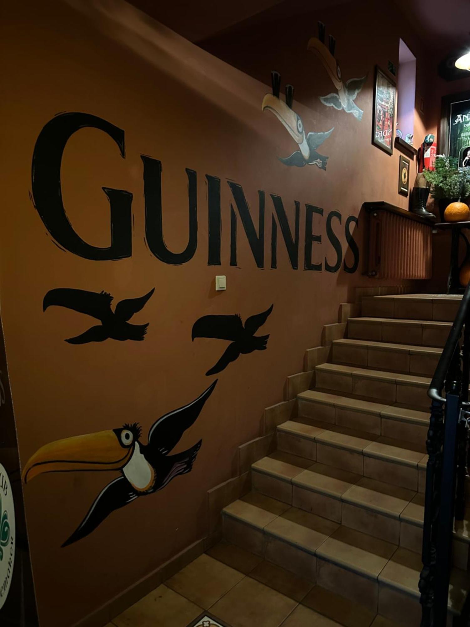 Shoemaker Irish Pub & Accommodation キェルツェ エクステリア 写真