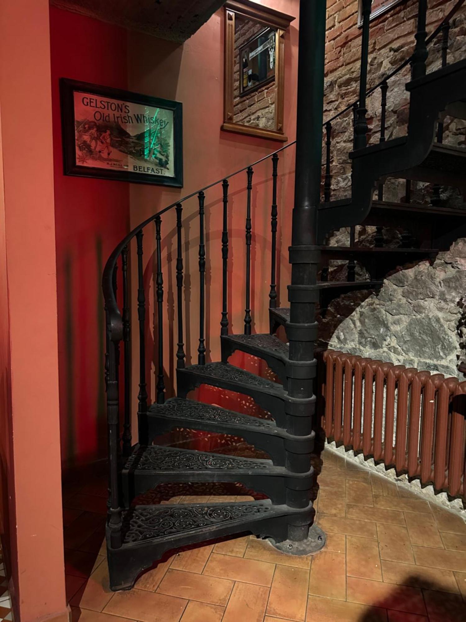Shoemaker Irish Pub & Accommodation キェルツェ エクステリア 写真