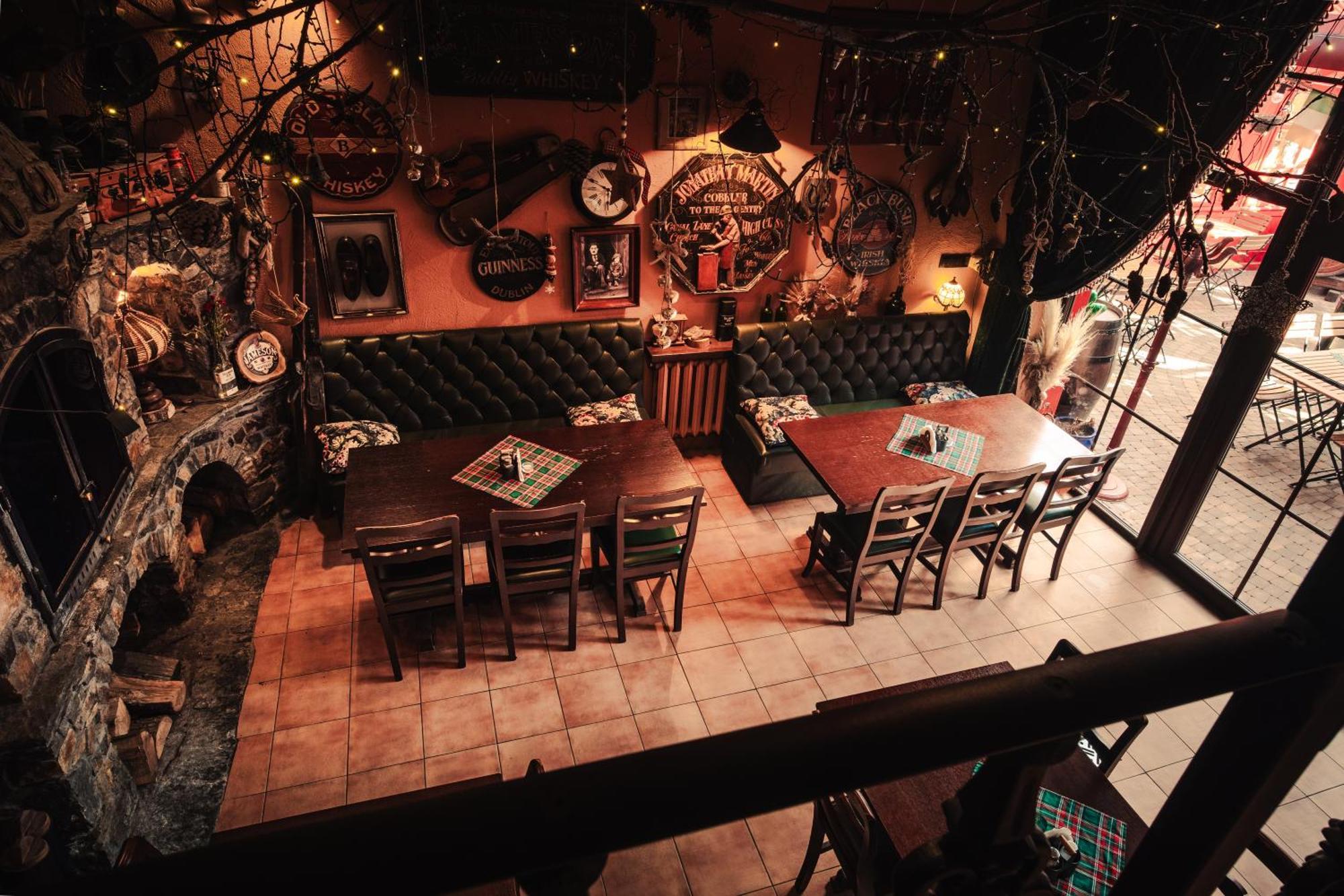 Shoemaker Irish Pub & Accommodation キェルツェ エクステリア 写真