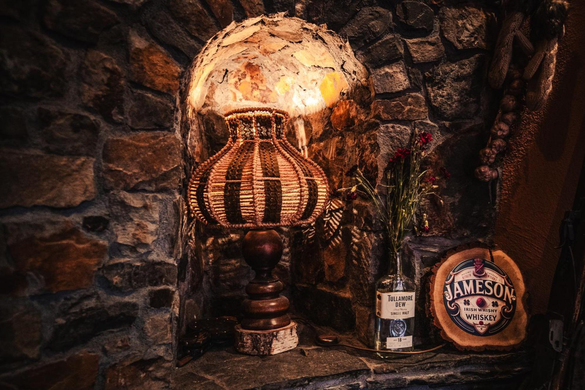 Shoemaker Irish Pub & Accommodation キェルツェ エクステリア 写真